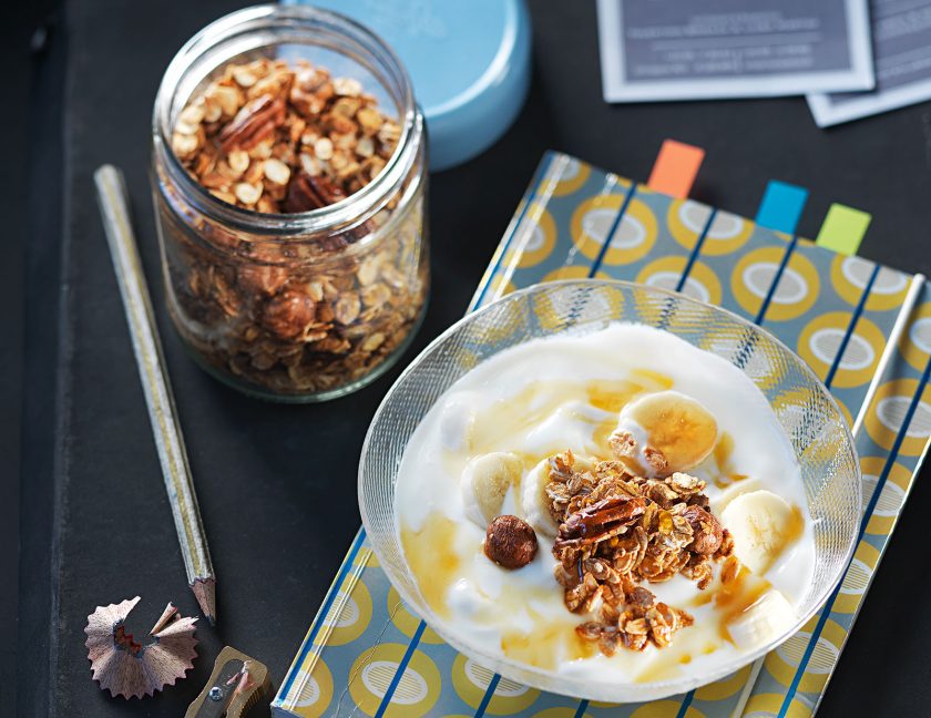 Schafmilchjoghurt mit Granola und Banane - maxima