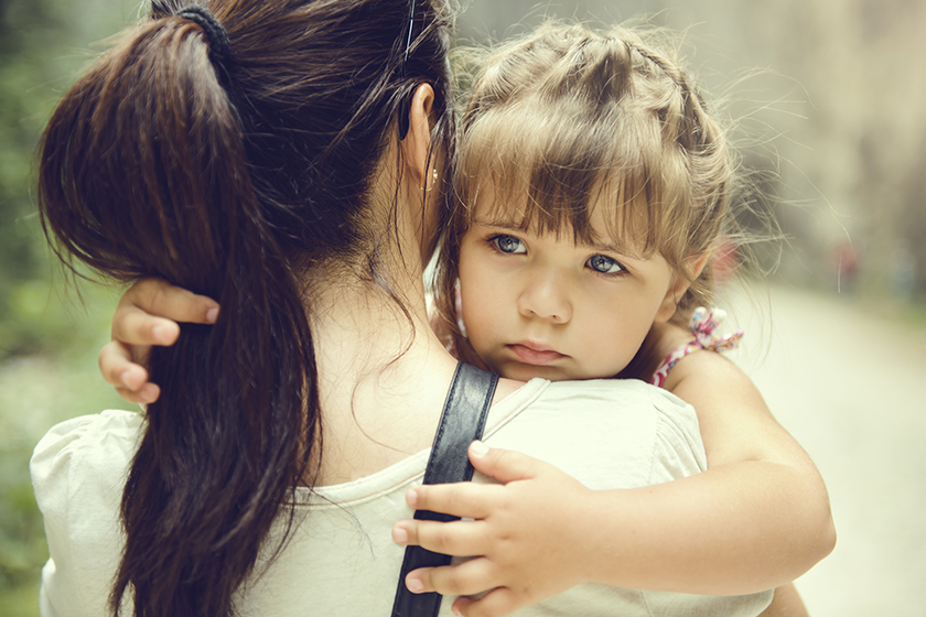 Bei der sanften Eingewöhnung von Krippenkindern verstehen sich Mutter oder Vater als sicherer Hafen.