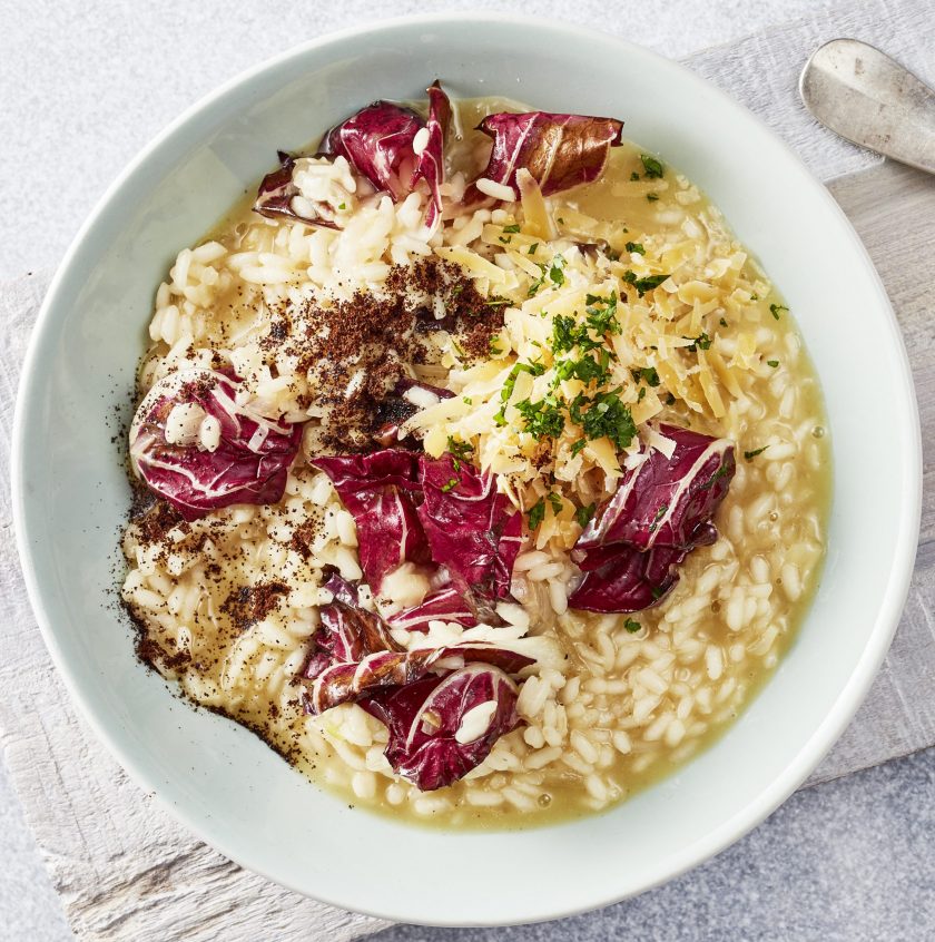 Risotto mit gebratenem Radicchio Treviso, Kaffee und altem Gouda - maxima