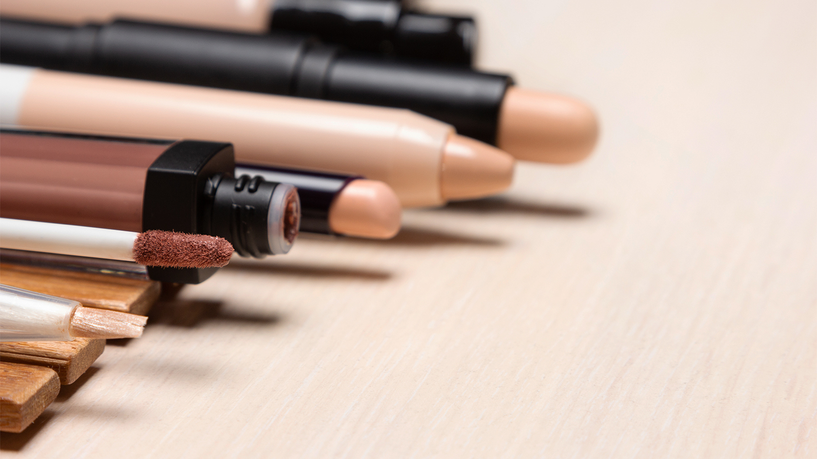 So Halt Dein Concealer Bombenfest Ohne Sich In Den Falten Abzusetzen